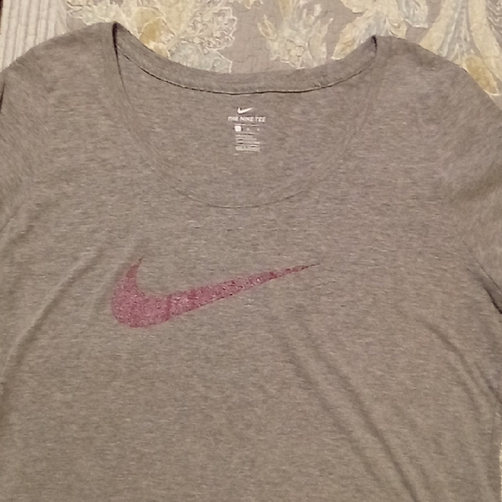 Nike Gray Short Sleeve Tee with Pink Logo
